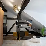 Barrique 26 - Breakfast Delivered & Minibar - Free Parking - Old Town Apartment Brasov