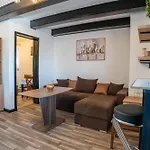 Apartment Barrique 26 - Breakfast Delivered & Minibar - Free Parking - Old Town Brasov