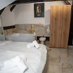 Apartment Barrique 26 - Breakfast Delivered & Minibar - Free Parking - Old Town *