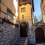 Barrique 26 - Breakfast Delivered & Minibar - Free Parking - Old Town Apartment