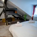 Barrique 26 - Breakfast Delivered & Minibar - Free Parking - Old Town Apartment *