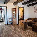 Barrique 26 - Breakfast Delivered & Minibar - Free Parking - Old Town Brasov