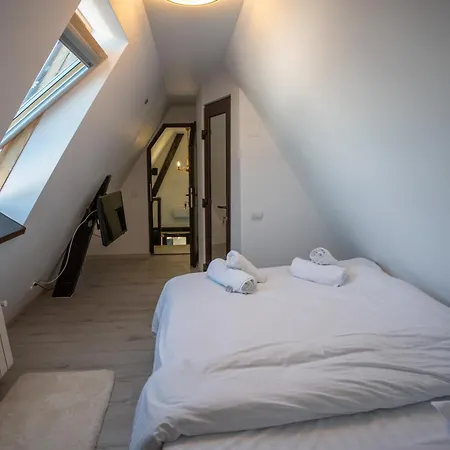 Apartamento Barrique 26 - Breakfast Delivered & Minibar - Free Parking - Old Town Braşov