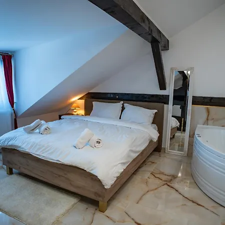 Barrique 26 - Breakfast Delivered & Minibar - Free Parking - Old Town Apartamento *