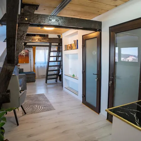 Barrique 26 - Breakfast Delivered & Minibar - Free Parking - Old Town Apartament Brașov