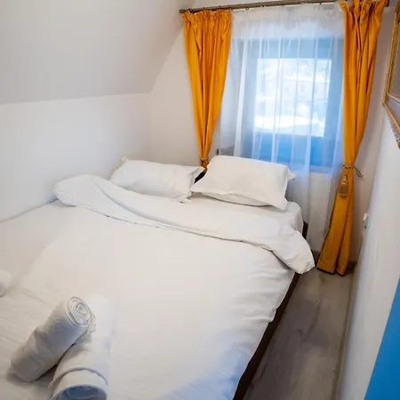 Barrique 26 - Breakfast Delivered & Minibar - Free Parking - Old Town Apartament