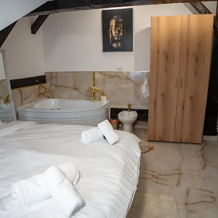 Apartamento Barrique 26 - Breakfast Delivered & Minibar - Free Parking - Old Town *
