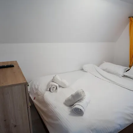Barrique 26 - Breakfast Delivered & Minibar - Free Parking - Old Town Apartamento Braşov