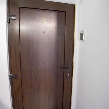 Barrique 26 - Breakfast Delivered & Minibar - Free Parking - Old Town Apartamento *