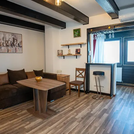 Barrique 26 - Breakfast Delivered & Minibar - Free Parking - Old Town Apartament Brașov