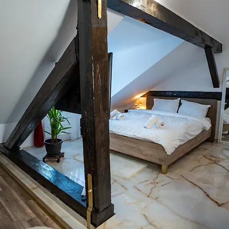 Barrique 26 - Breakfast Delivered & Minibar - Free Parking - Old Town Apartament