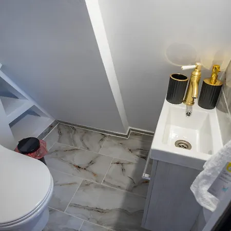 Barrique 26 - Breakfast Delivered & Minibar - Free Parking - Old Town * Brașov