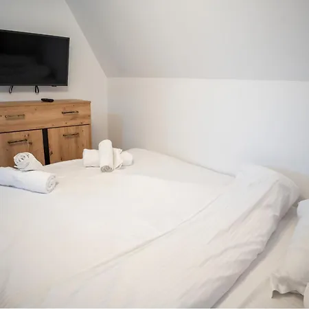 Barrique 26 - Breakfast Delivered & Minibar - Free Parking - Old Town * Brașov