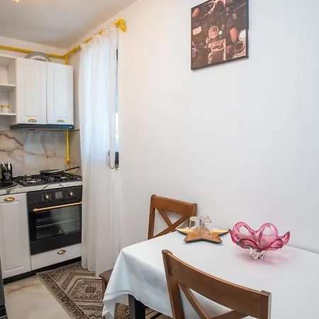 Barrique 26 - Breakfast Delivered & Minibar - Free Parking - Old Town *
