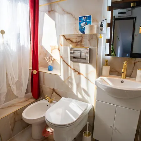 Apartamento Barrique 26 - Breakfast Delivered & Minibar - Free Parking - Old Town Braşov