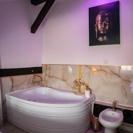 Barrique 26 - Breakfast Delivered & Minibar - Free Parking - Old Town *