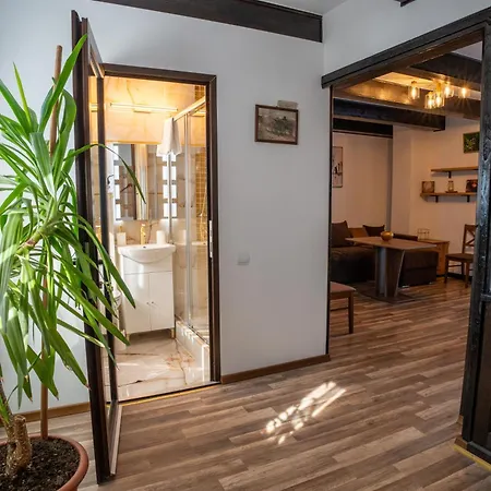 Barrique 26 - Breakfast Delivered & Minibar - Free Parking - Old Town Braşov